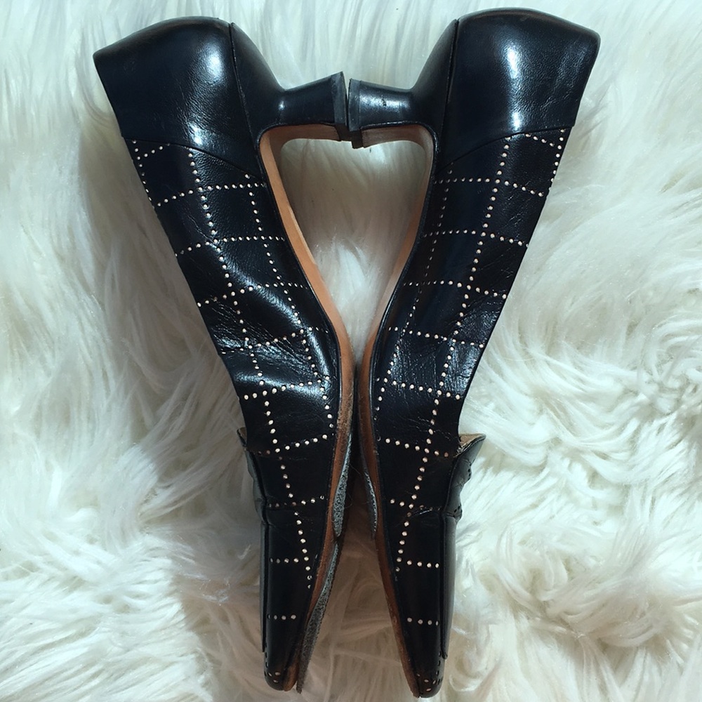 Authentic Chanel CC Logo Black Leather Heels - Picture 13 of 16